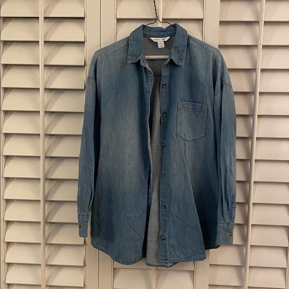 NWOT Old Navy Light Blue Boyfriend Denim Shirt